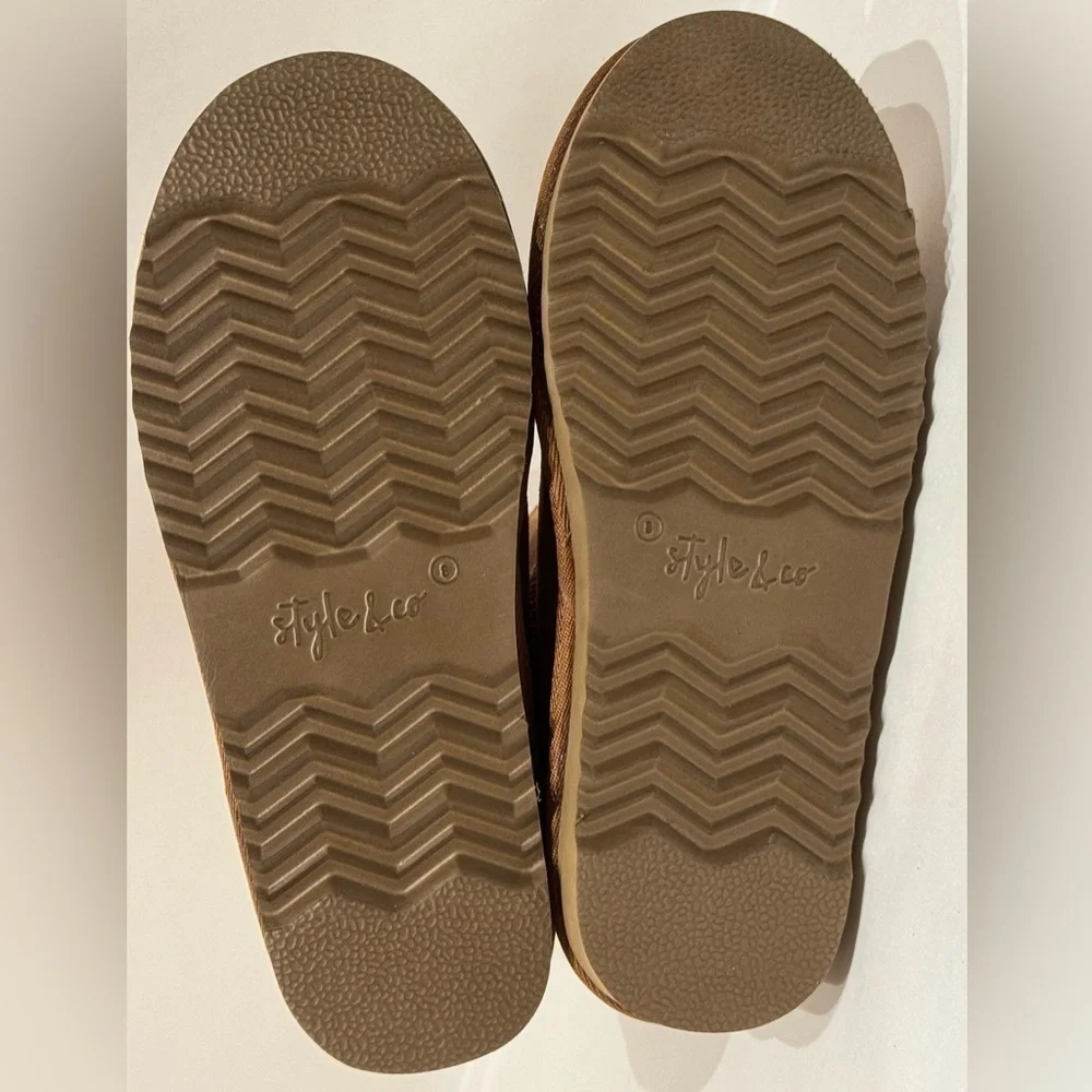 NEW Style & Co. Women’s Teenyy Winter Booties in Chestnut Size 8